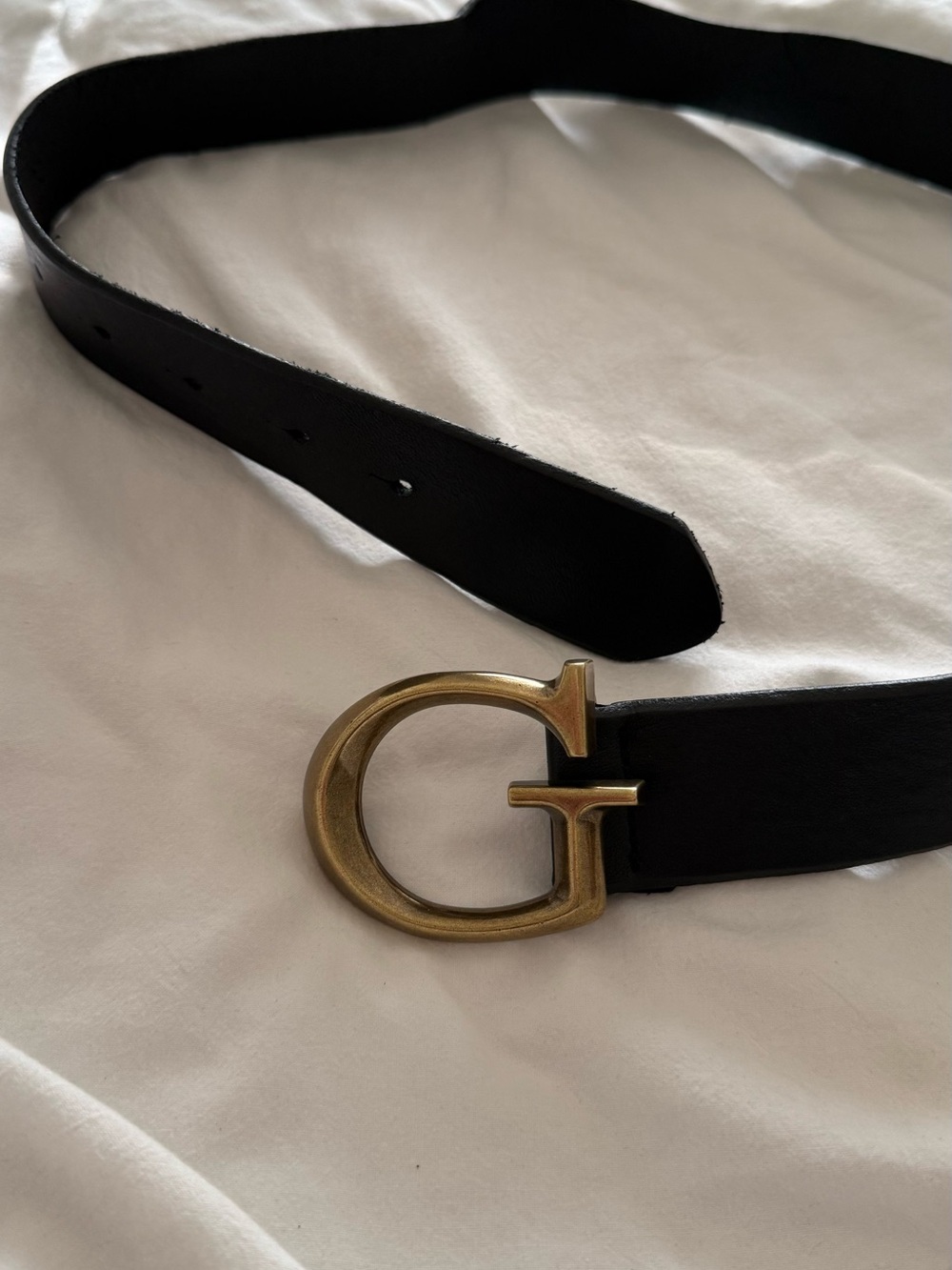 GUESS x Jennifer Lopez Jackie G Black Distressed Genuine Leather Logo Belt